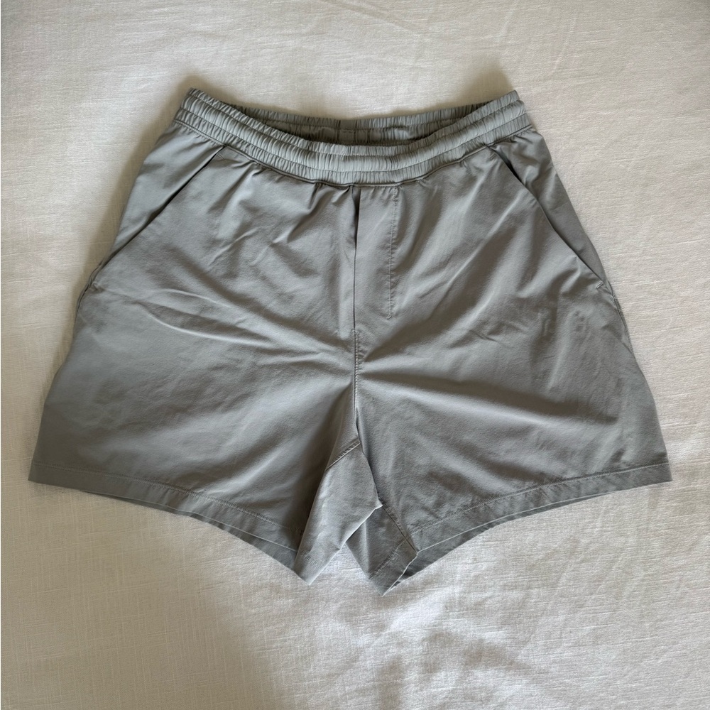 Lululemon 5” Pacebreaker Shorts